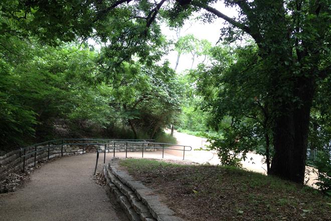 12 Stops On Austin Hike And Bike Trail Along Lady Bird Lake Travel Realist 12 Stops On Austin Hike And Bike Trail Along Lady Bird Lake Travel Realist