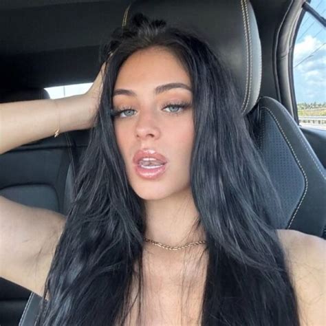 Unveiling camillaxaraujo's Sizzling OnlyFans Leaks