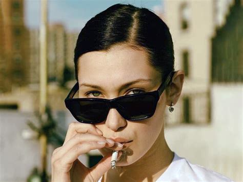 Famous Celebrities Who Light Up