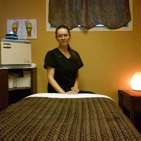 5 Quick Ways to Find Chair Massage Near You Now