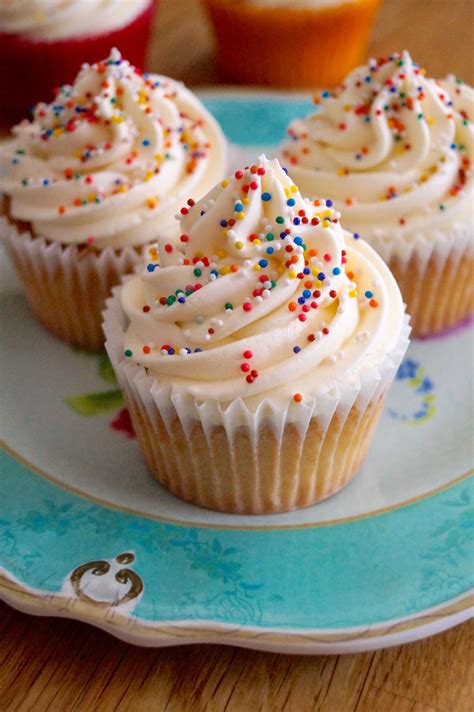 Delicious Vanilla Cupcakes Recipe Delicious Vanilla Cupcakes Recipe