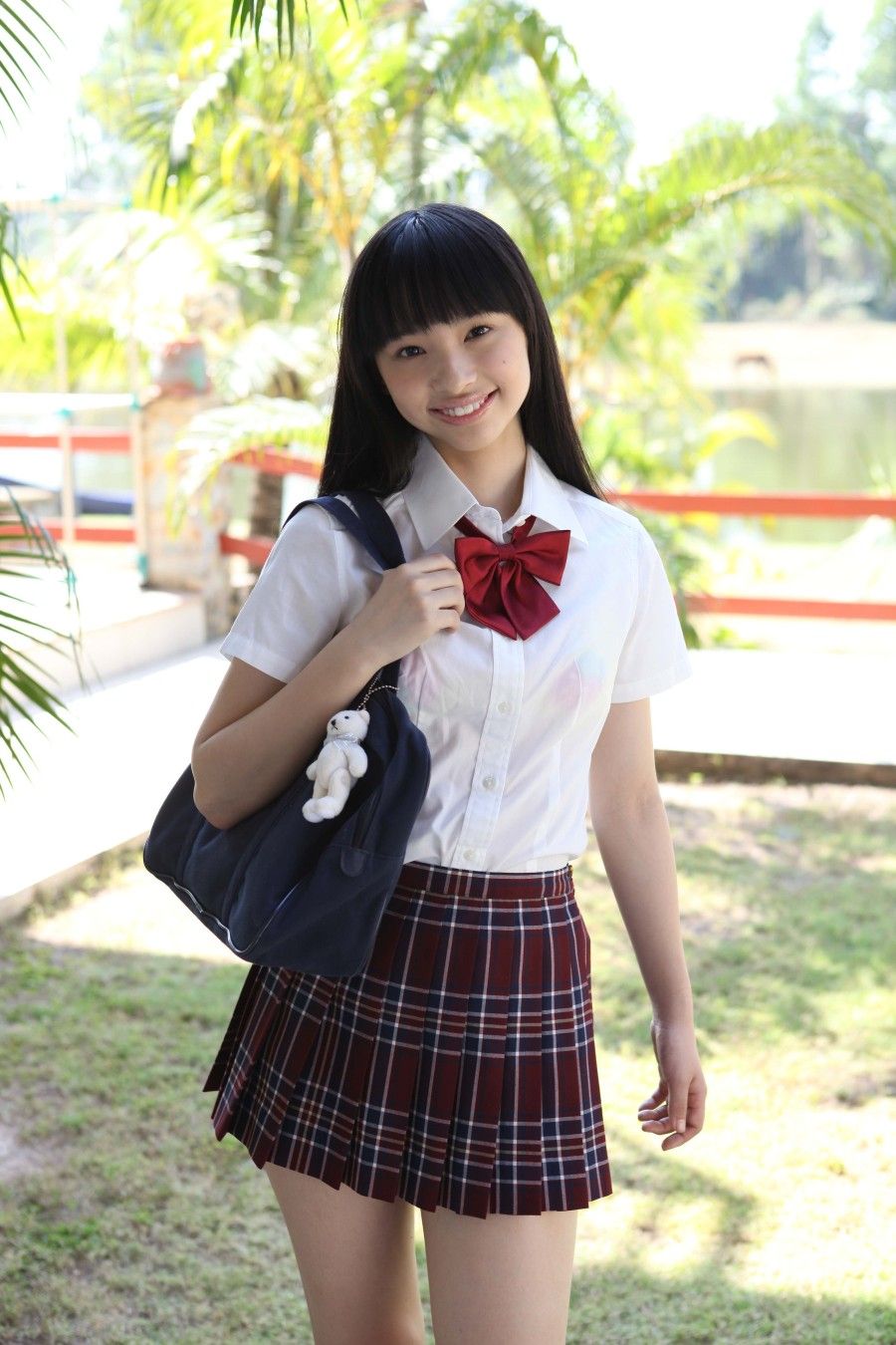 Elle Lee The Nerdy Asian Girl At School Might Be A Superstar Ft