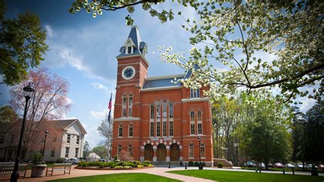 Explore Emory's Oxford Campus Experience