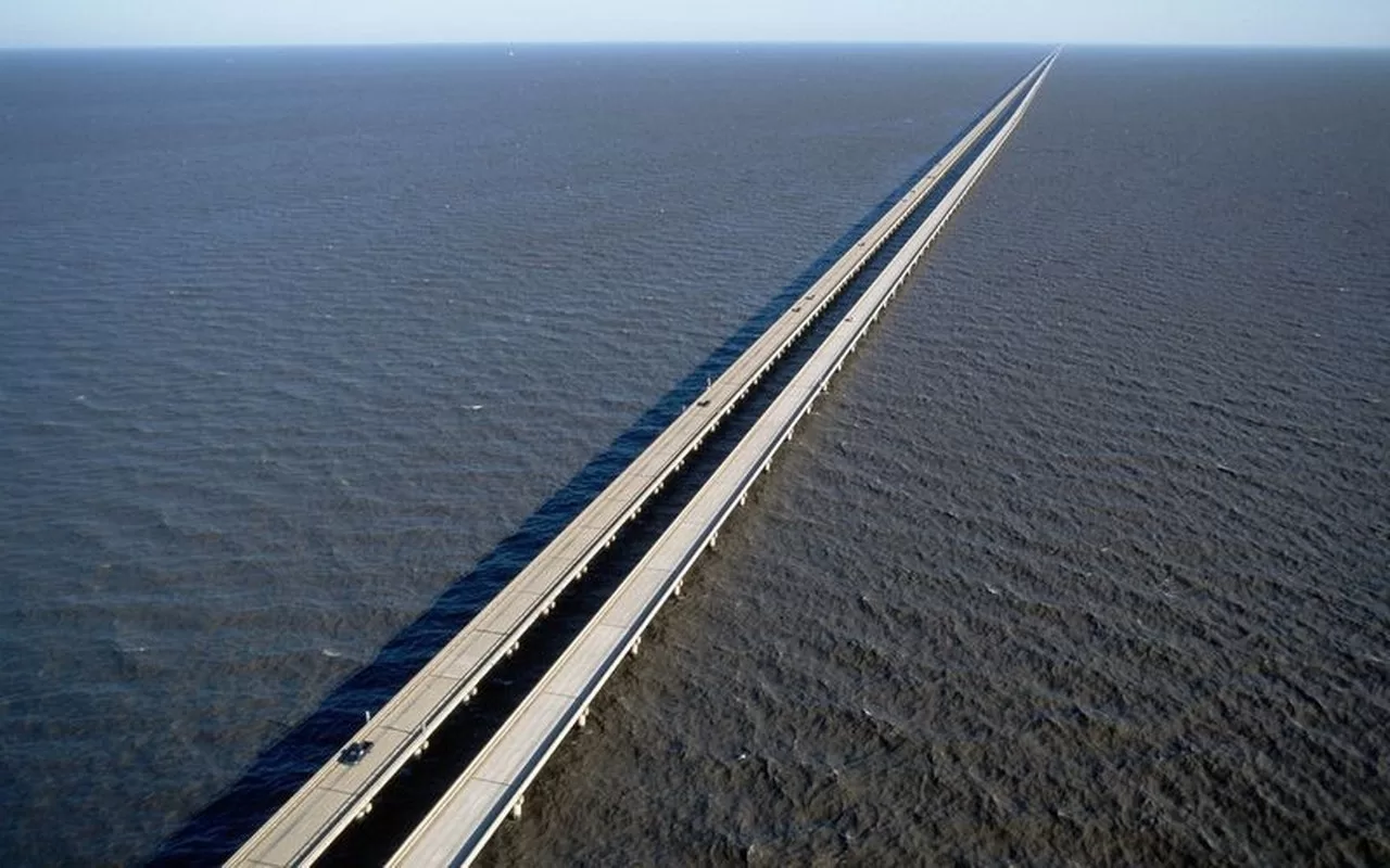 Lake Pontchartrain Bridge: 5 Facts.