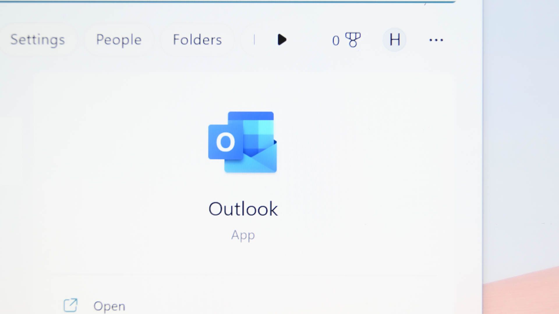 5 Ways to Move Your Outlook Bar