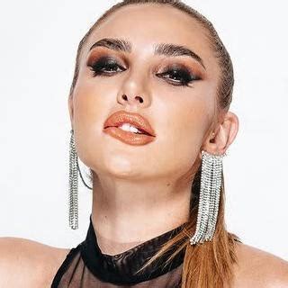 Kenzie Anne's OnlyFans Leaked Content