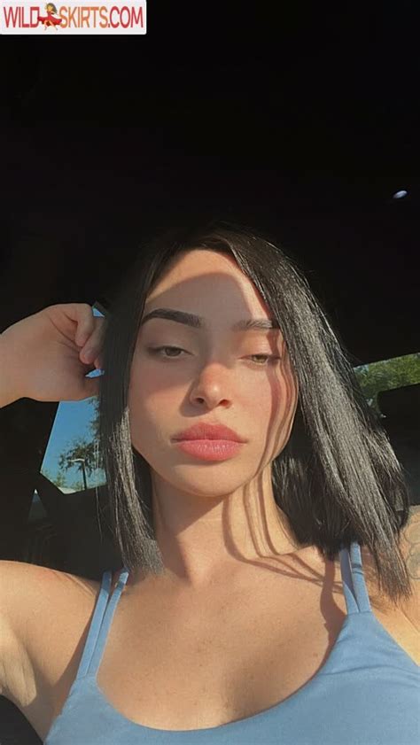 Roselinllanes' OF Leaked Content: What's Inside?