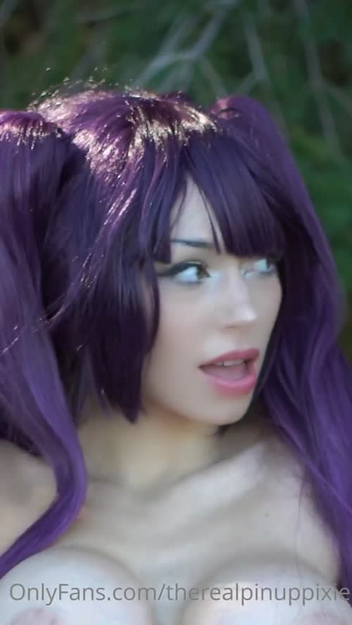 thepinupXie: A Revealing Look