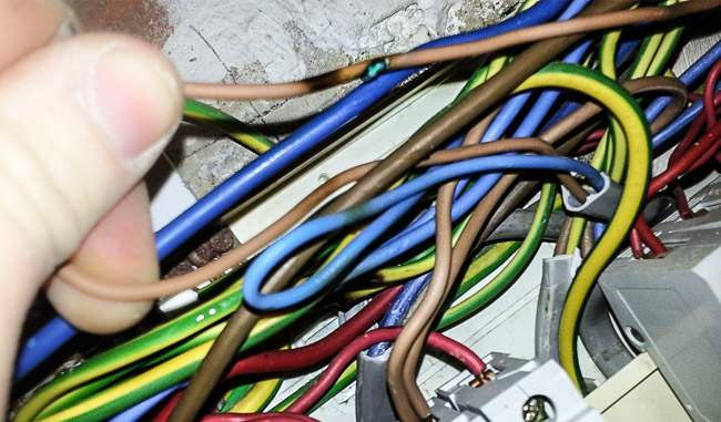 Tips To Prevent Electrical Hazards On The Job Site Tips To Prevent Electrical Hazards On The Job Site