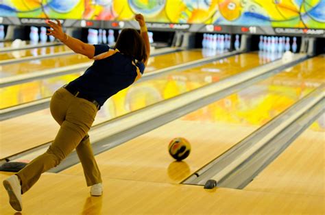 Two Finger Bowling Explained And Tips On Hooking The Ball Beginner Bowling Tips Two Finger Bowling Explained And Tips On Hooking The Ball Beginner Bowling Tips