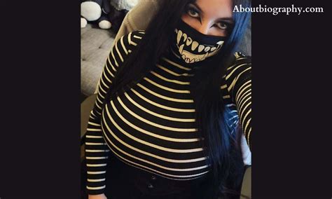 Who Is Esskayuwu Her Wiki Leak Twitch Age Real Name Boyfriend Who Is Esskayuwu Her Wiki Leak Twitch Age Real Name Boyfriend