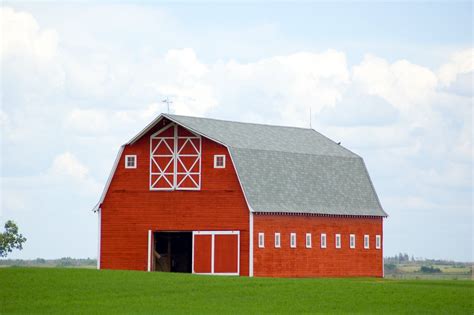 3 Reasons Barns Are Painted Red